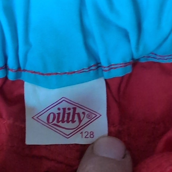 Oilily Red and Blue Shorts with Cargo Style and Comfortable Fit - Picture 2 of 9